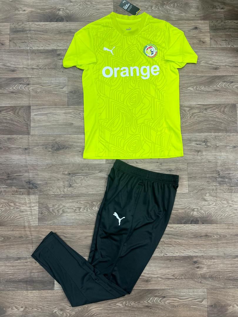 Tenue Sénégal vert fluo + pantalon noir